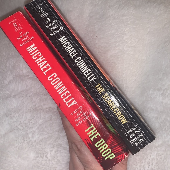 ☄️2/$15☄️set of 2 crime fiction books - Picture 2 of 5